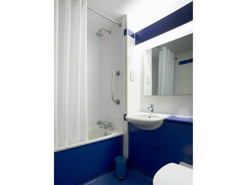Travelodge Southampton Central Екстер'єр фото